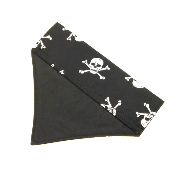 Black and white skulls lined dog bandana