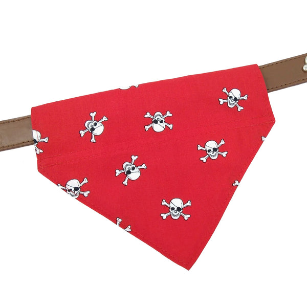 Red skulls slip on bandana on dog collar